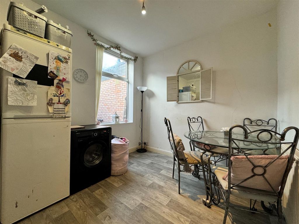 Property photo 3 of 8 Dining Room