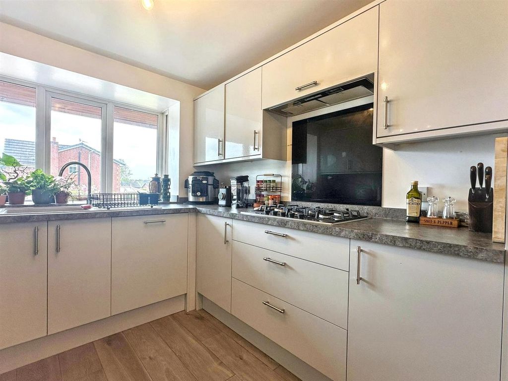 Property photo 2 of 32 Kitchen