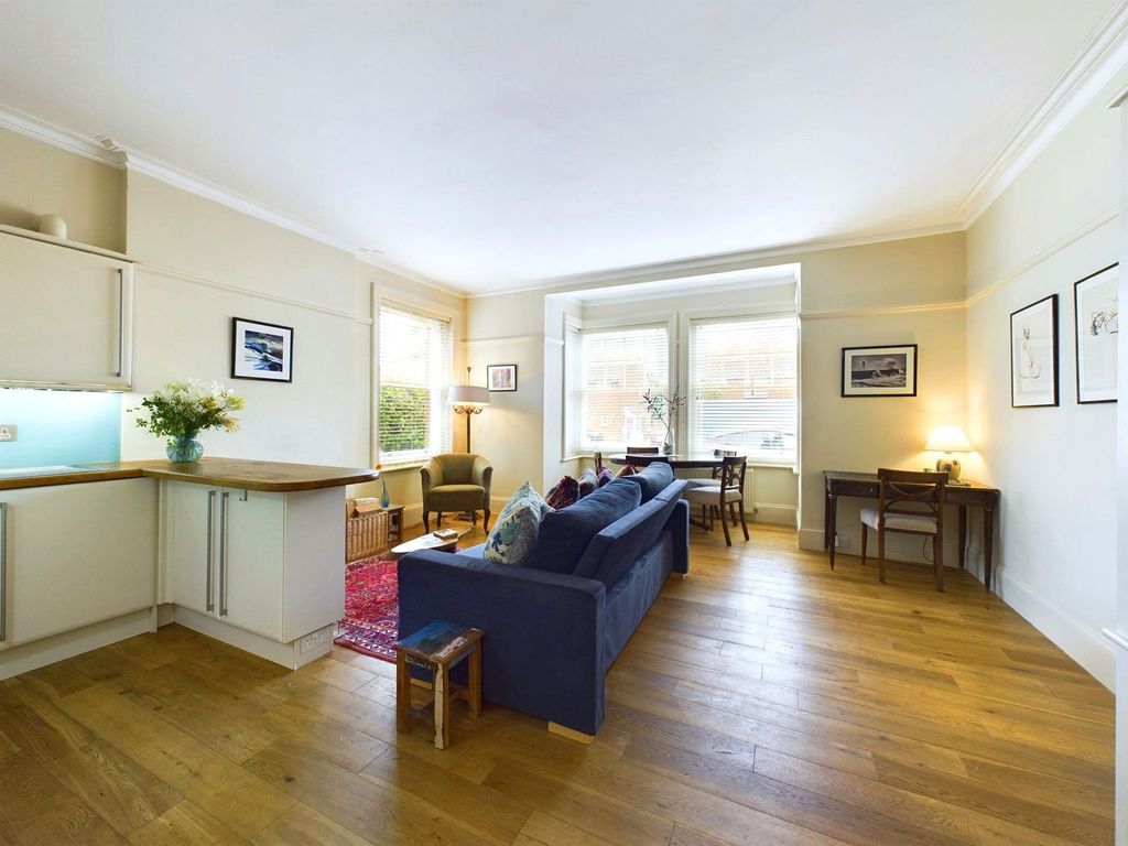 Property photo 2 of 13 Lounge Pic 1