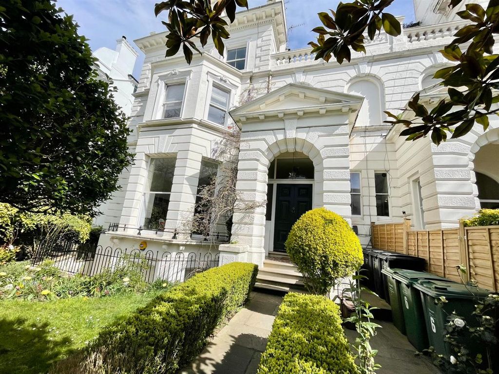 Property photo 1 of 11