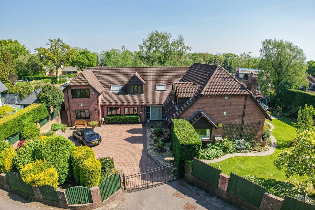 Property photo 1 of 33