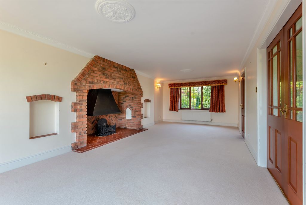 Property photo 3 of 44