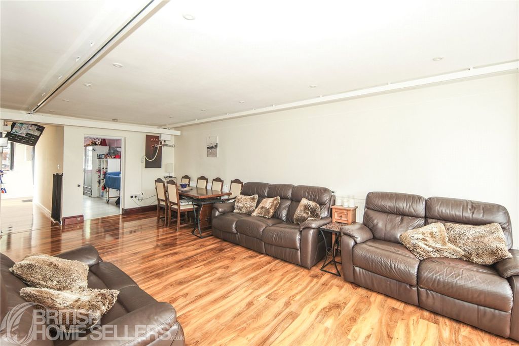 Property photo 3 of 16 Picture No. 14