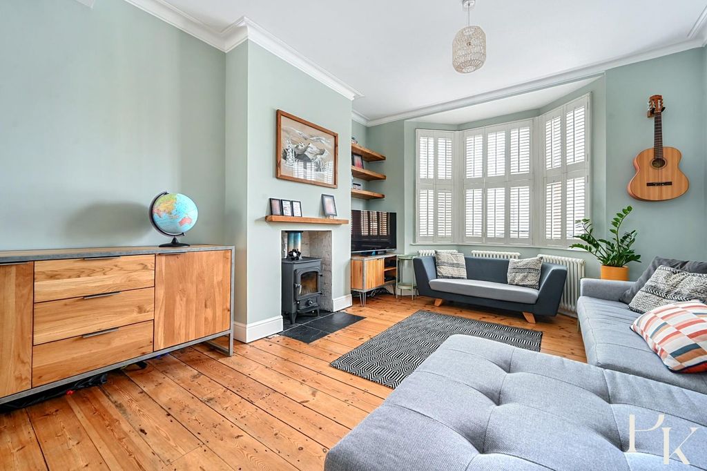 Property photo 3 of 28