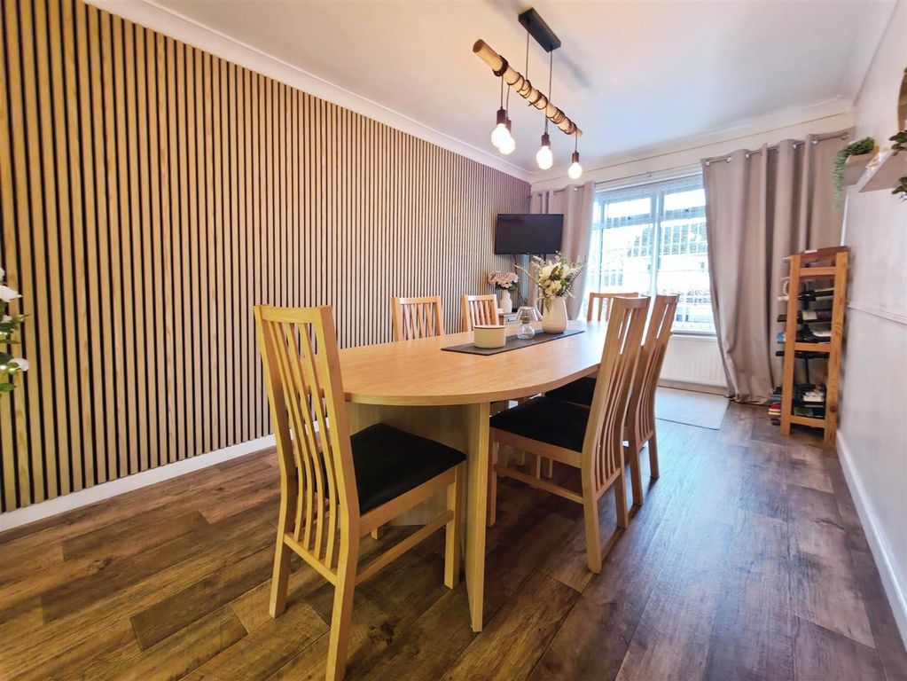 Property photo 3 of 39 Dining Room