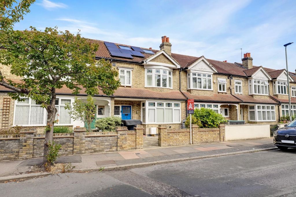 Property photo 2 of 14 05-c6F2Jhpropwpen - 3 Warwick Road - 1.Jpg