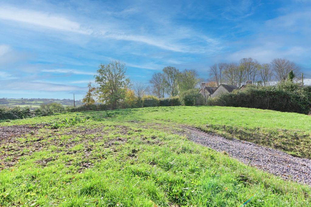 Property photo 3 of 7