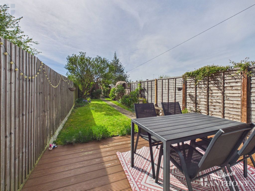 Property photo 3 of 15 Cam03852G0-Pr0645-Still017
