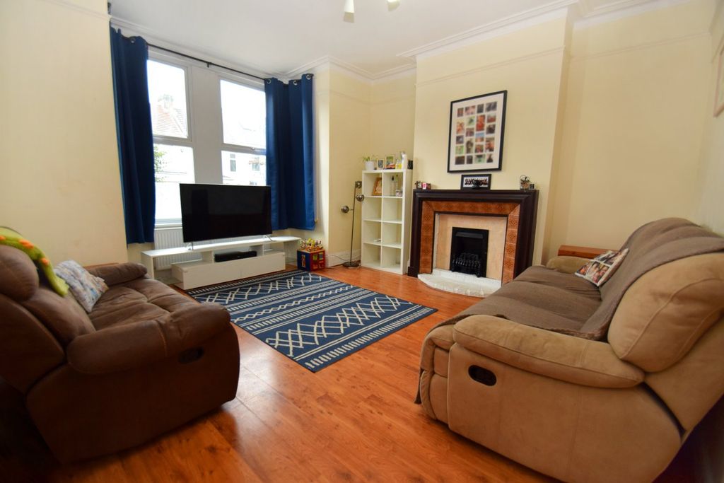 Property photo 3 of 9