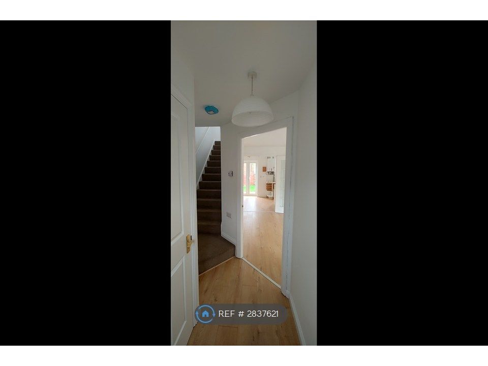 Property photo 2 of 22 Hallway