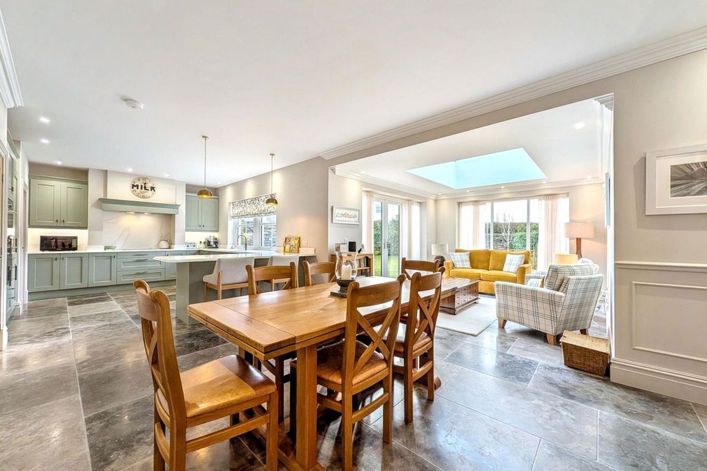 Property photo 3 of 29