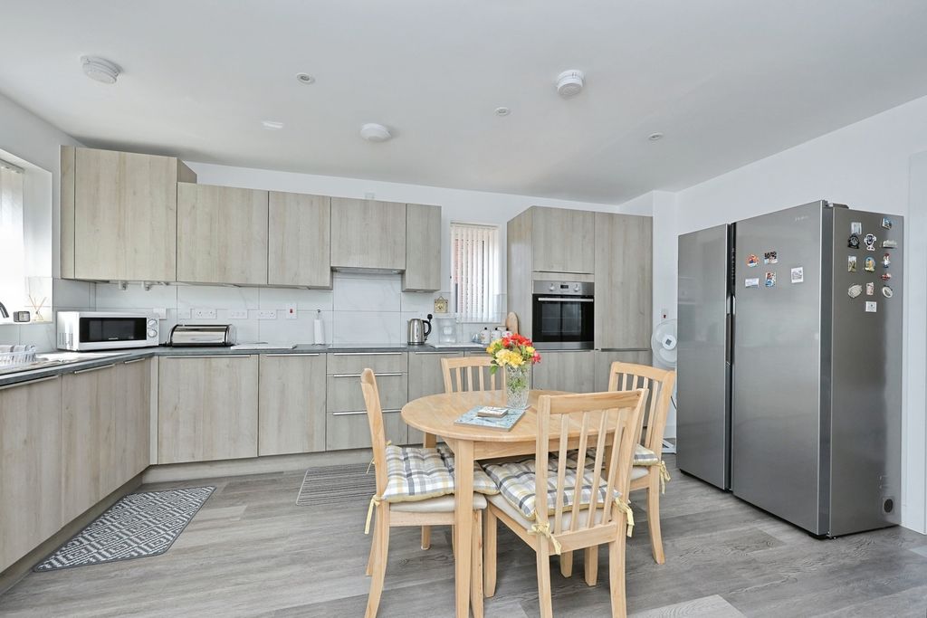 Property photo 3 of 13 Pbox-Img.Jpg