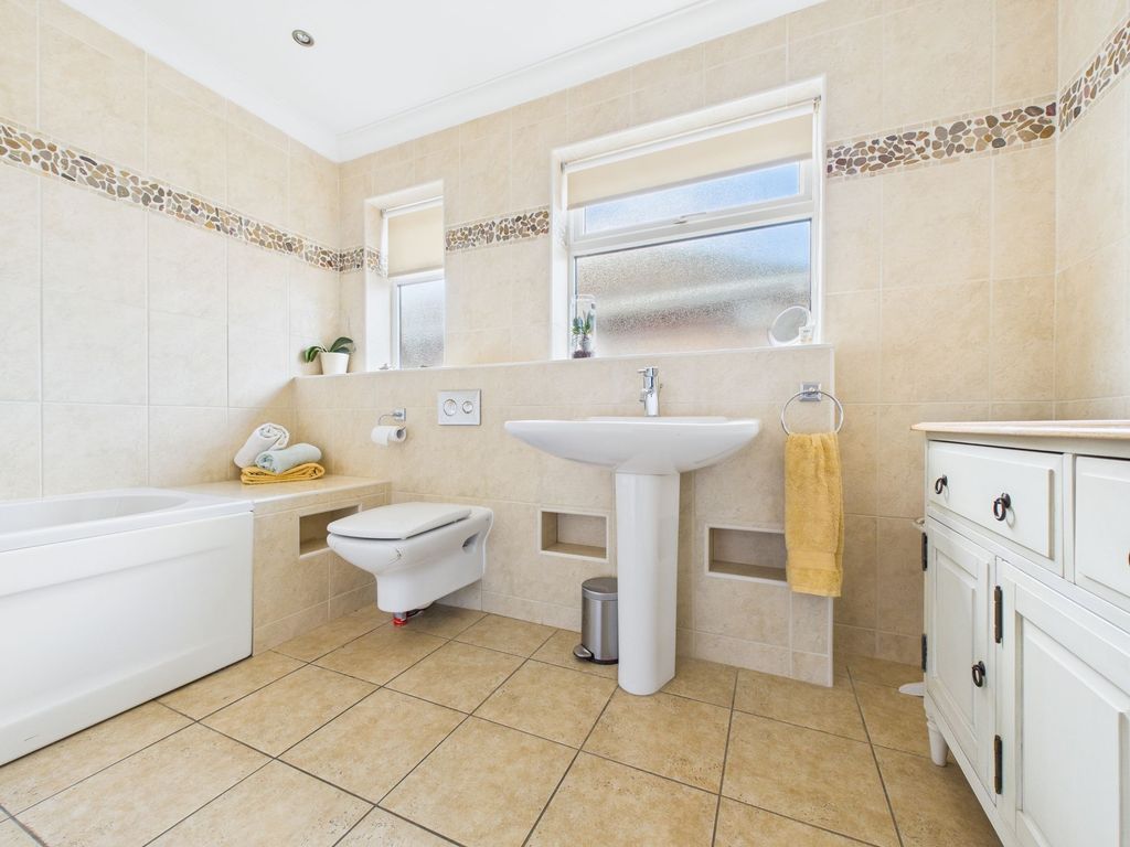 Property photo 2 of 25