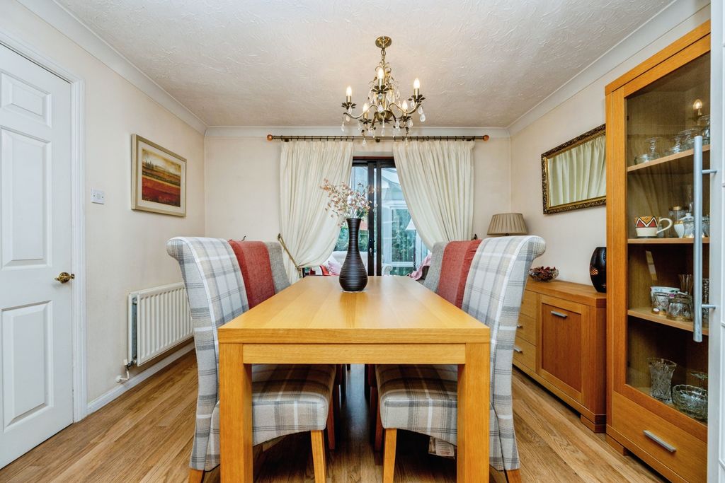 Property photo 3 of 15