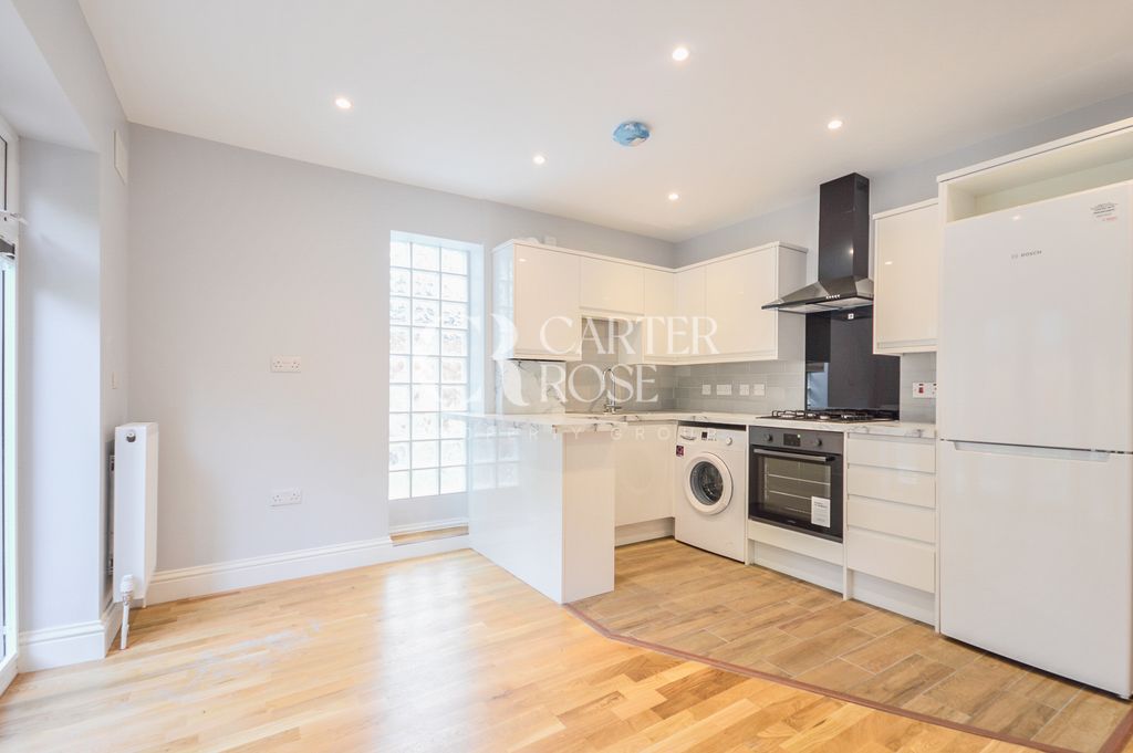 Property photo 3 of 34