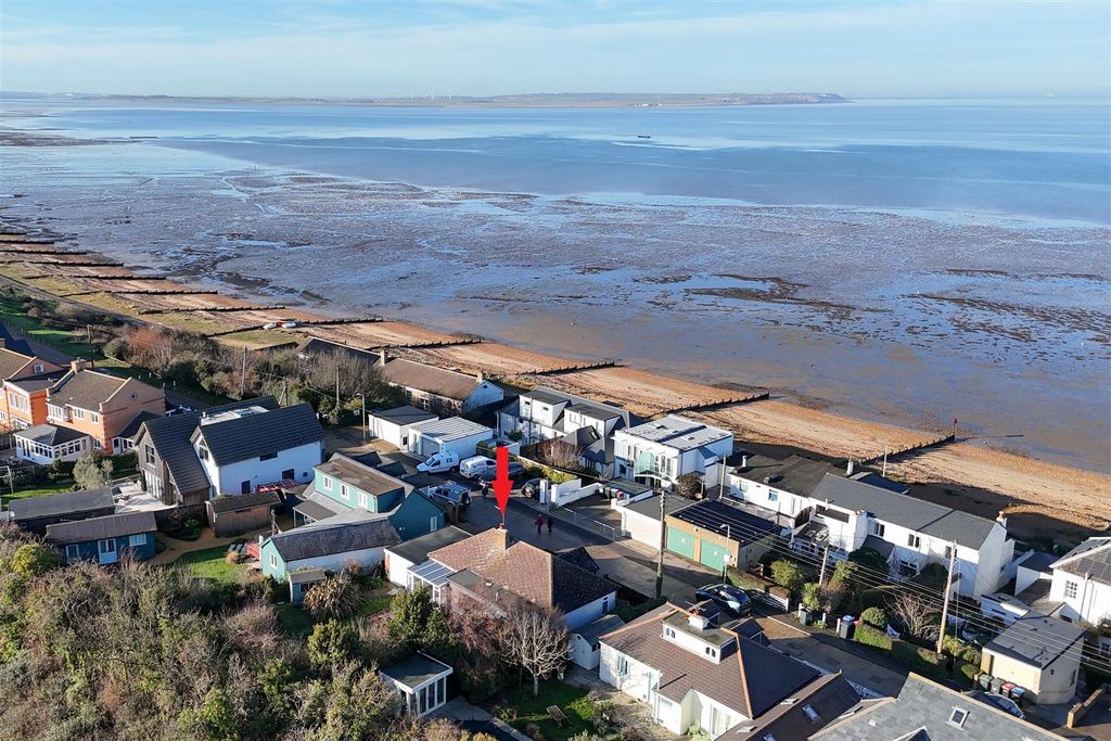 Property photo 2 of 20 Admiralty Walk, Whitstable