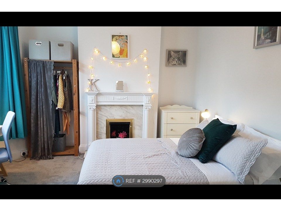 Property photo 1 of 21 Ground Floor Front Room As Bedroom Or Living Room