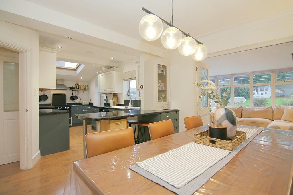 Property photo 3 of 23 Kitchen / Dinning