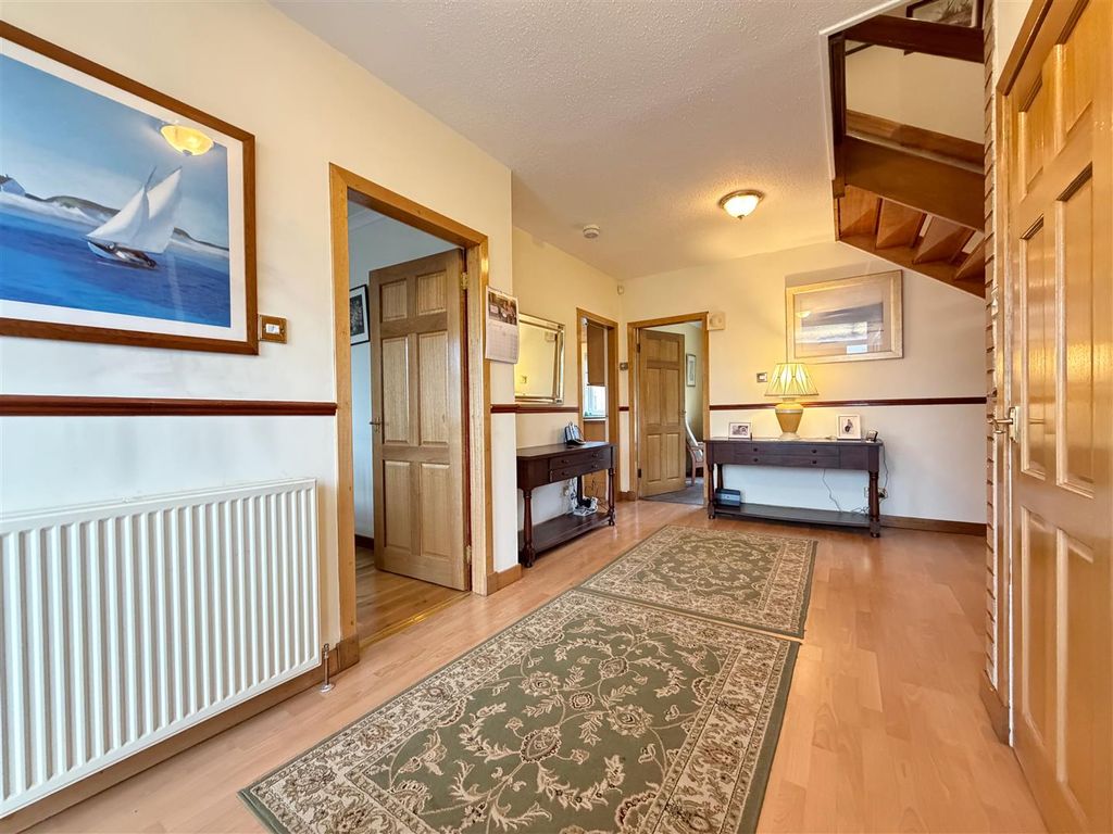 Property photo 2 of 18 Hall