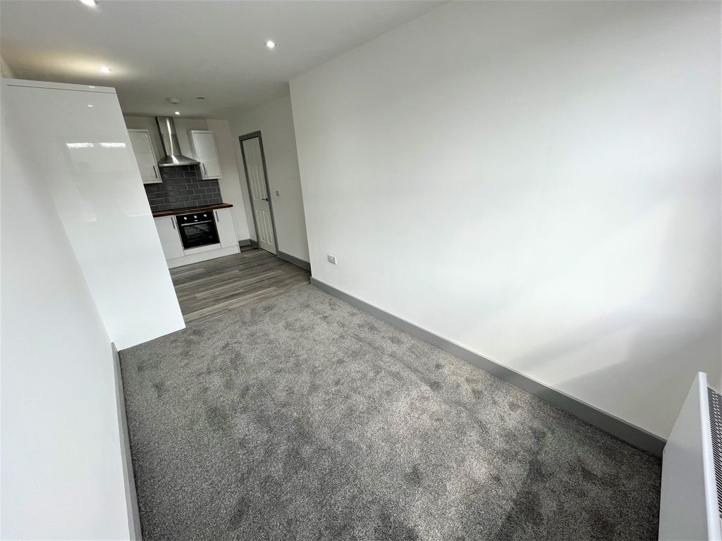 Property photo 3 of 9 Living Area