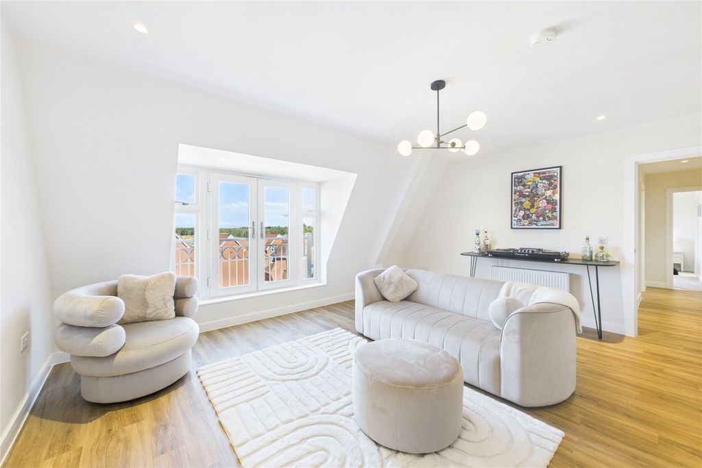 Property photo 2 of 16 Picture No. 24