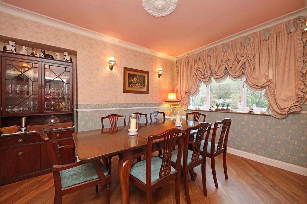 Property photo 3 of 23