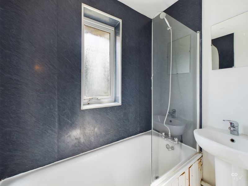 Property photo 2 of 8 Photo 1