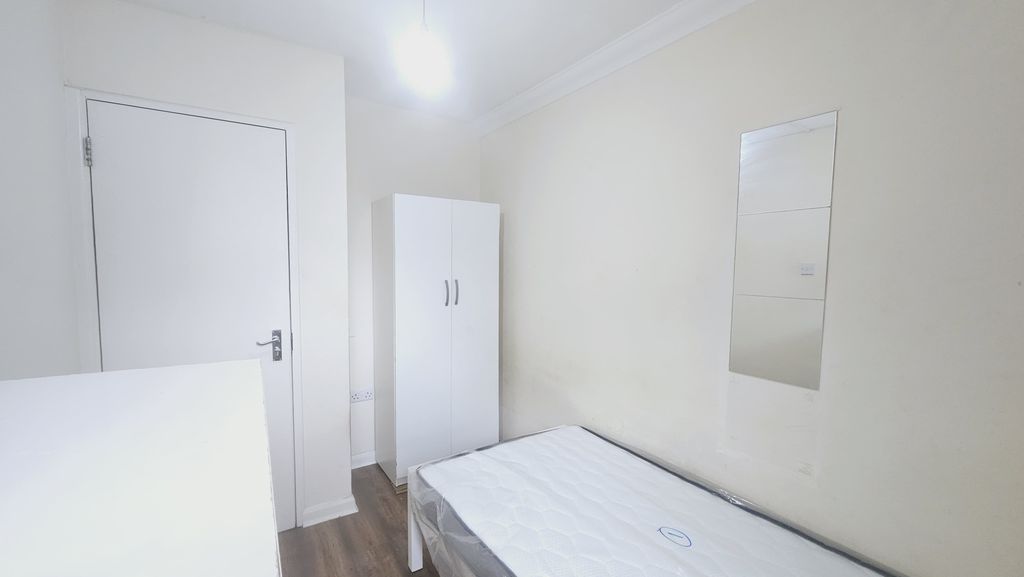 Property photo 1 of 31