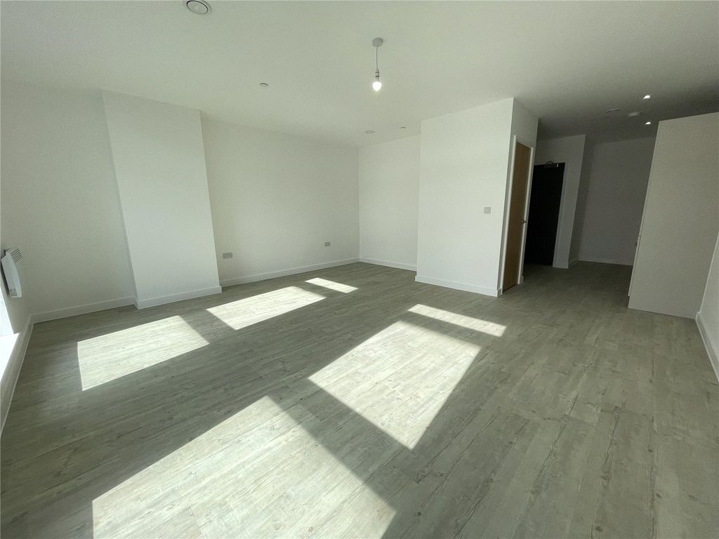 Property photo 3 of 6 Picture No. 05