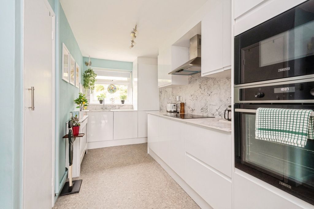 Property photo 2 of 19 Pbox-Img.Jpg