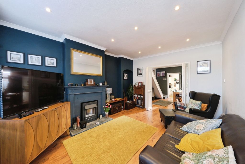 Property photo 2 of 19