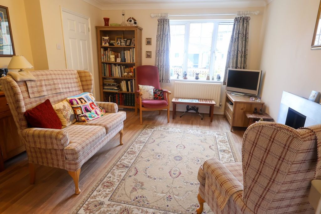 Property photo 2 of 14