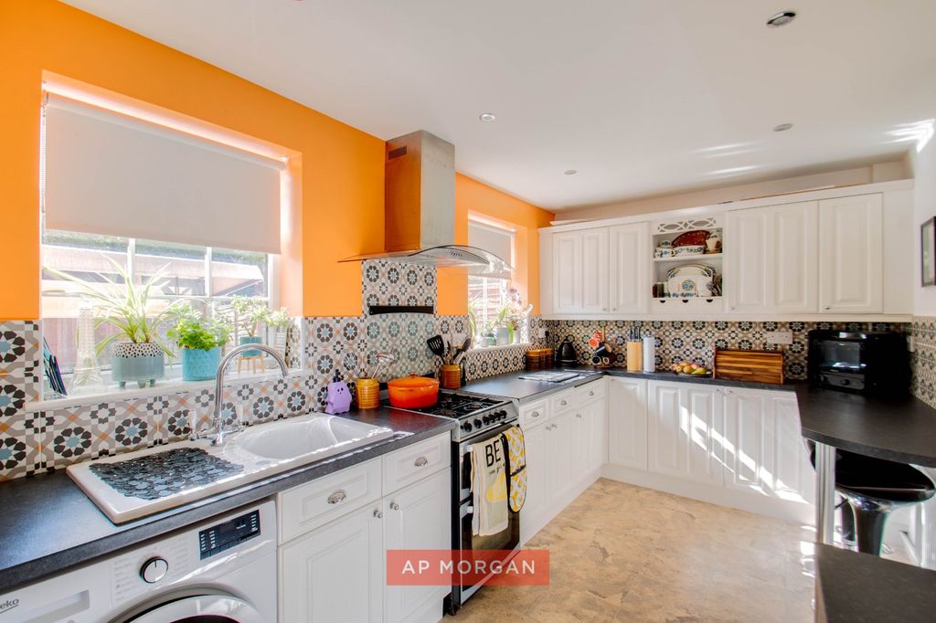 Property photo 2 of 12 Picture No. 06