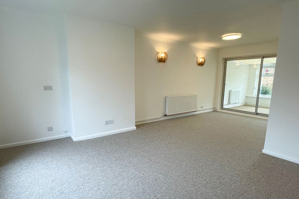 Property photo 2 of 14 2