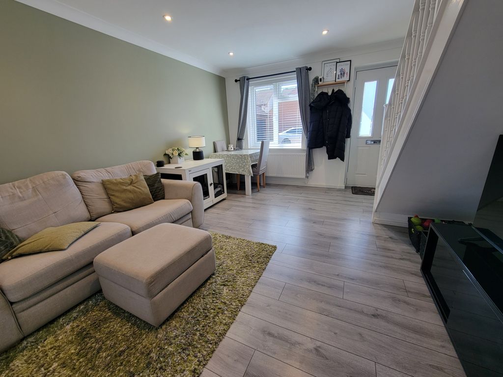 Property photo 2 of 9