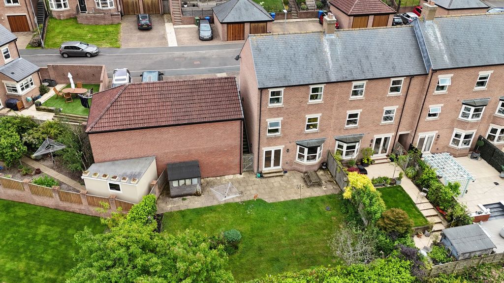 Property photo 1 of 27