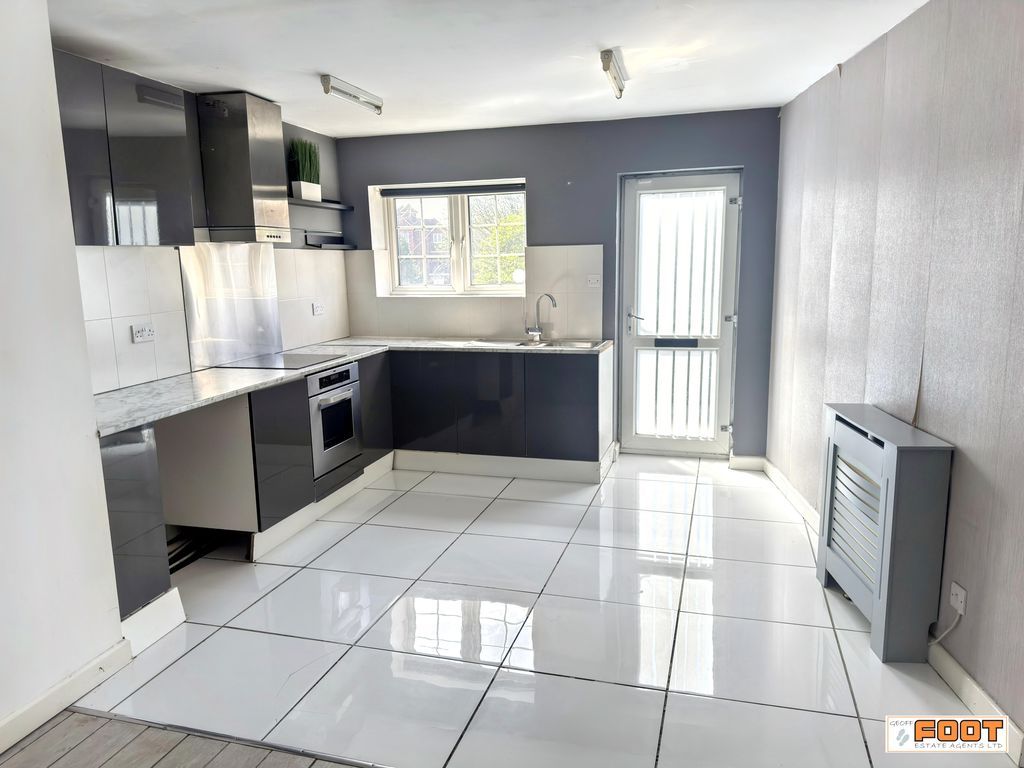 Property photo 2 of 11 Photo 13