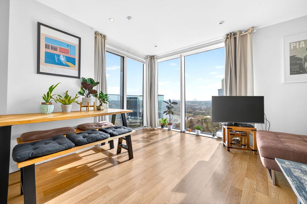 Property photo 1 of 22 Reception Room