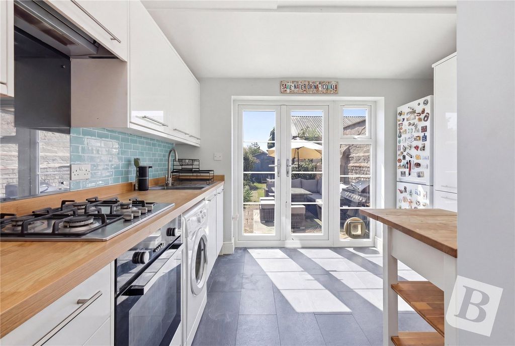 Property photo 3 of 14 Kitchen