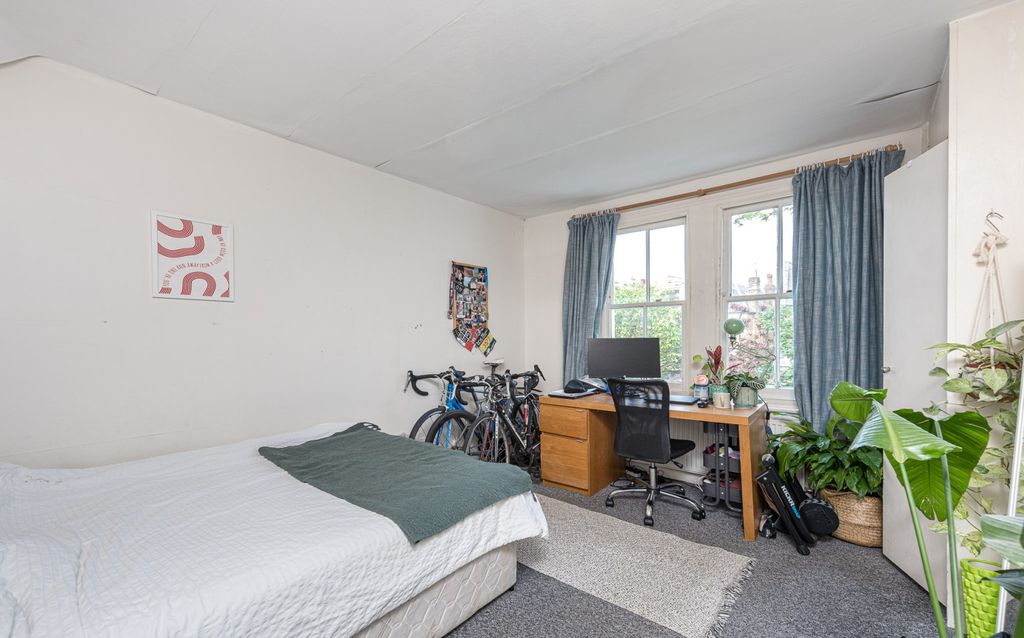 Property photo 3 of 8