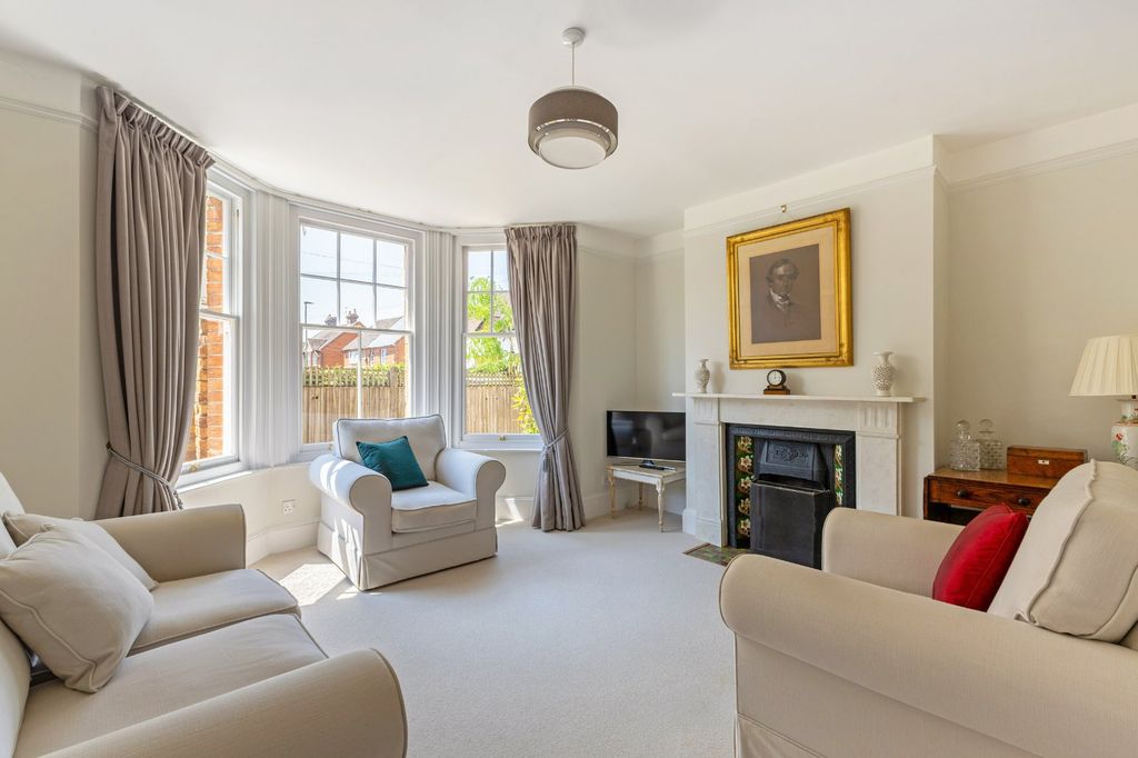 Property photo 2 of 17 Sitting Room