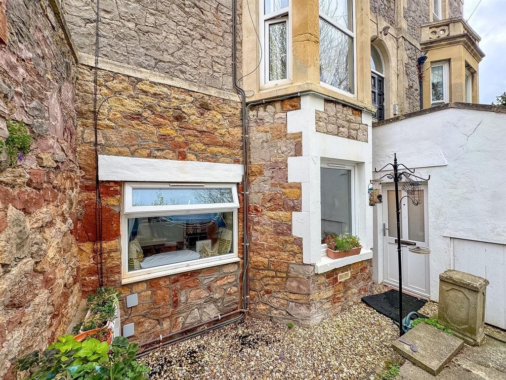 Property photo 1 of 20 Front