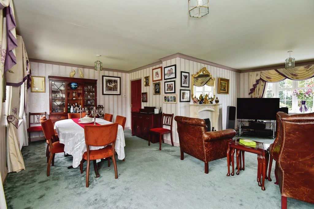 Property photo 3 of 27 Pbox-Img.Jpg