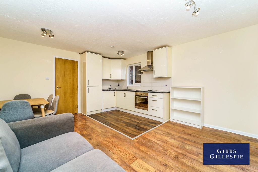 Property photo 2 of 8 Kitchen