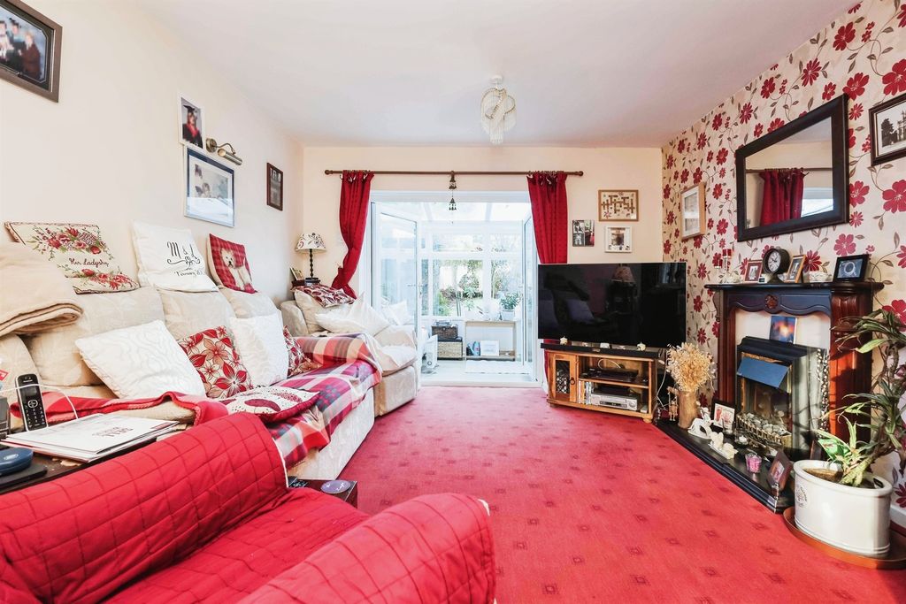 Property photo 2 of 17