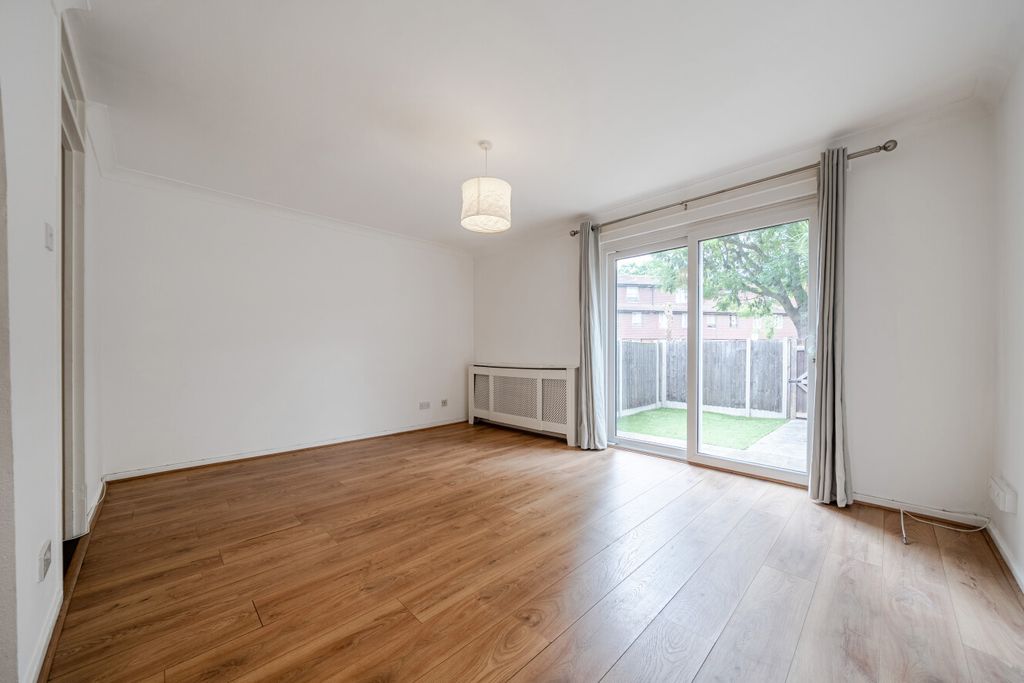 Property photo 3 of 18 1471987-18-6A218B...