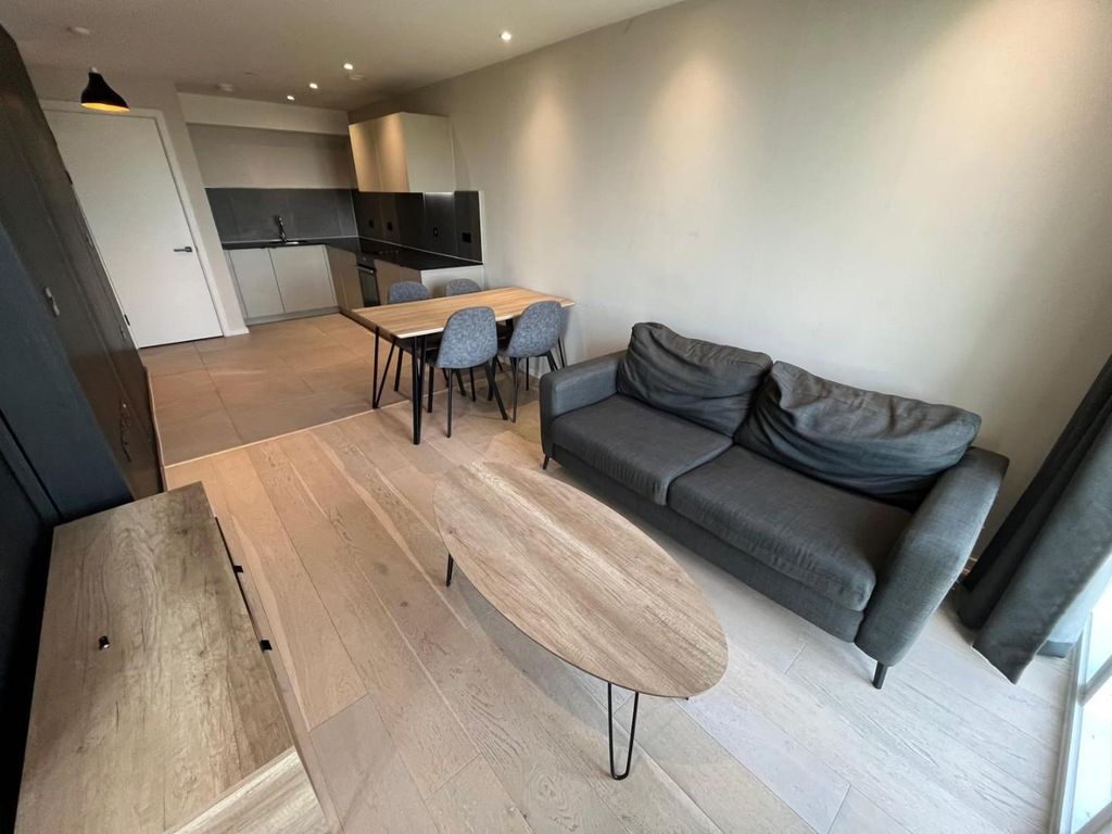 Property photo 1 of 6 Lounge