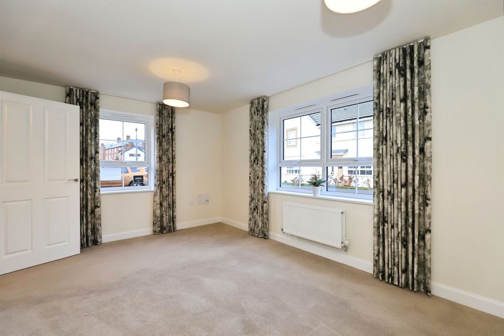 Property photo 3 of 21