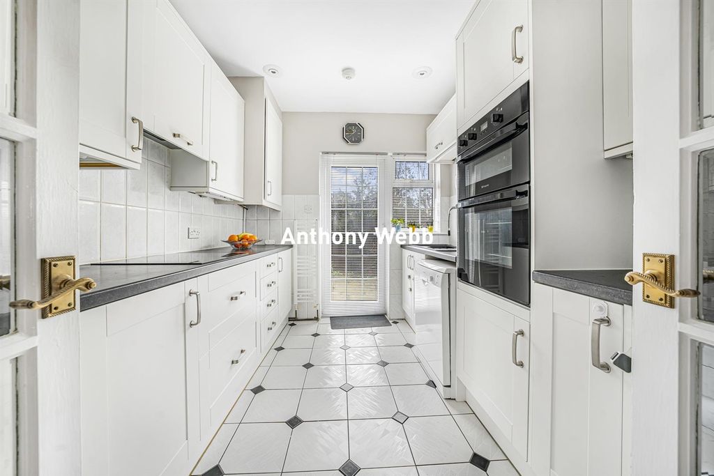 Additional image 10 of 7 bed detached house for saleChalkwell Park Avenue, Enfield EN1