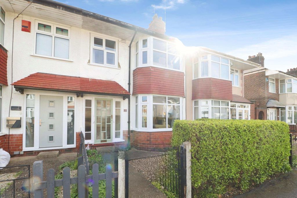 Property photo 1 of 15 Photo 4